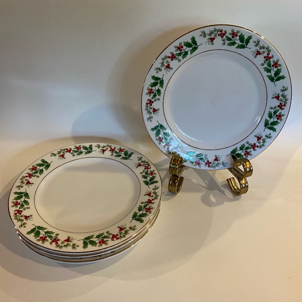 Gibson Everyday Christmas Holly Berry Salad Plates Set of 4 Gold Trim Vintage